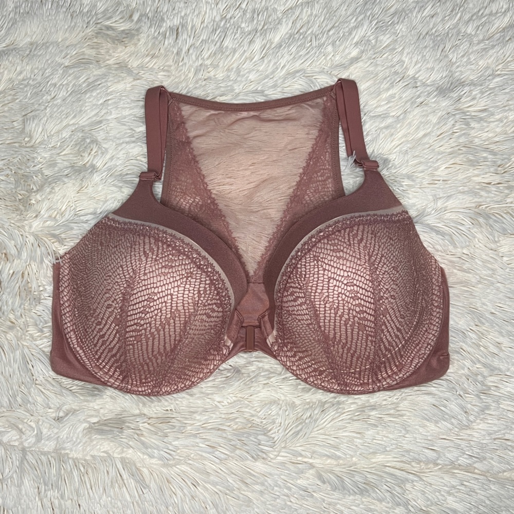 Victoria’s Secret front close bra 36DD